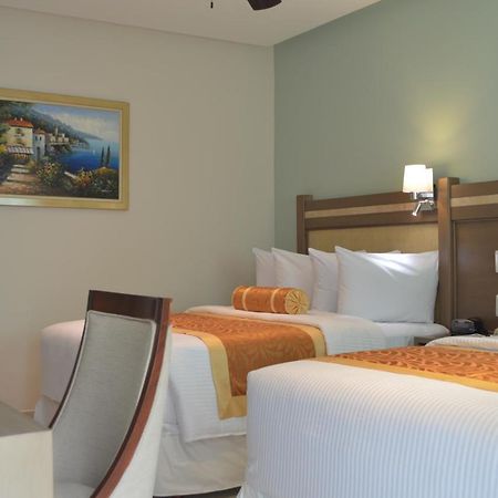 Hotel Villa Magna Poza Rica מראה חיצוני תמונה
